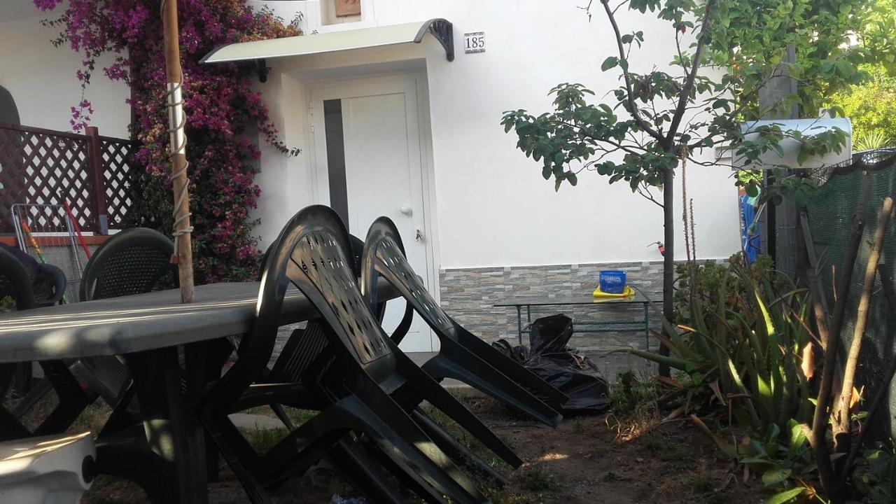 Vila Rainbow House With Garden Viareggio Exteriér fotografie